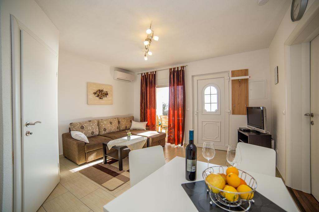 Apartments Kati Omiš Eksteriør billede